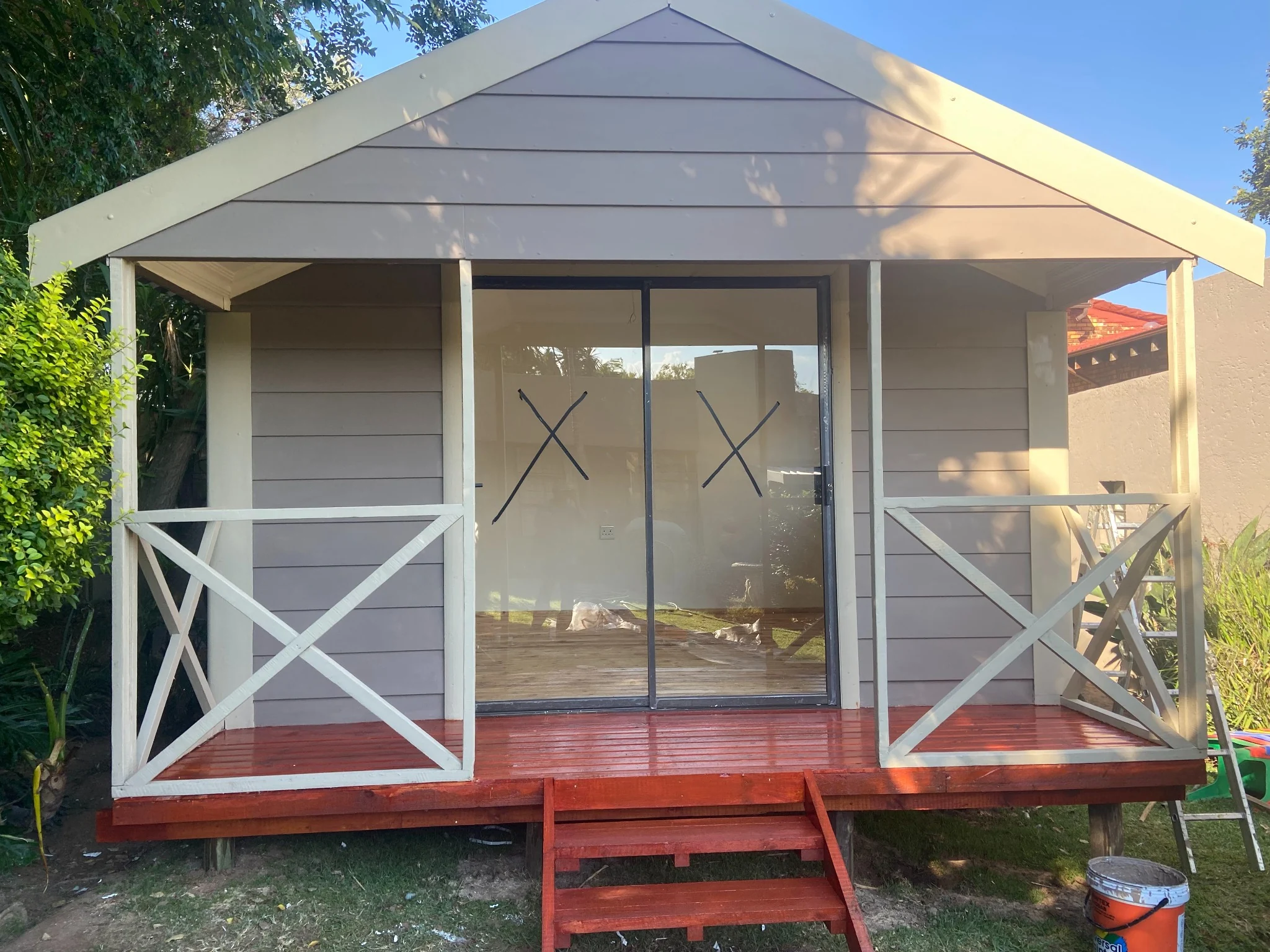 Nutec Wendy house small room with veranda